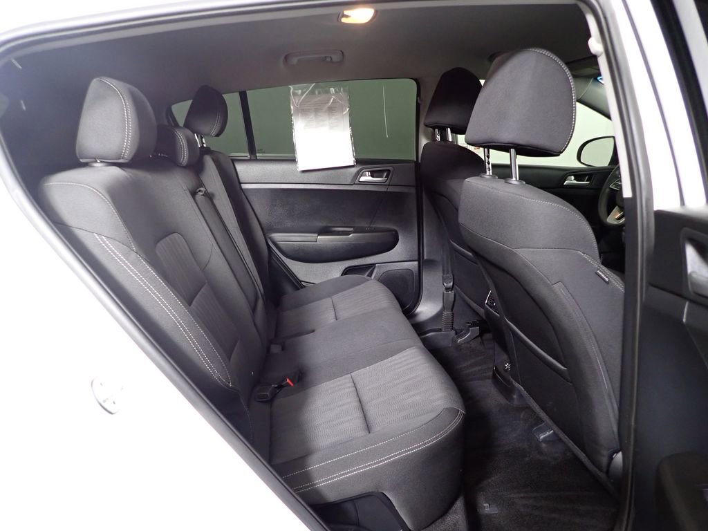 Used 2020 Kia Sportage LX image 30