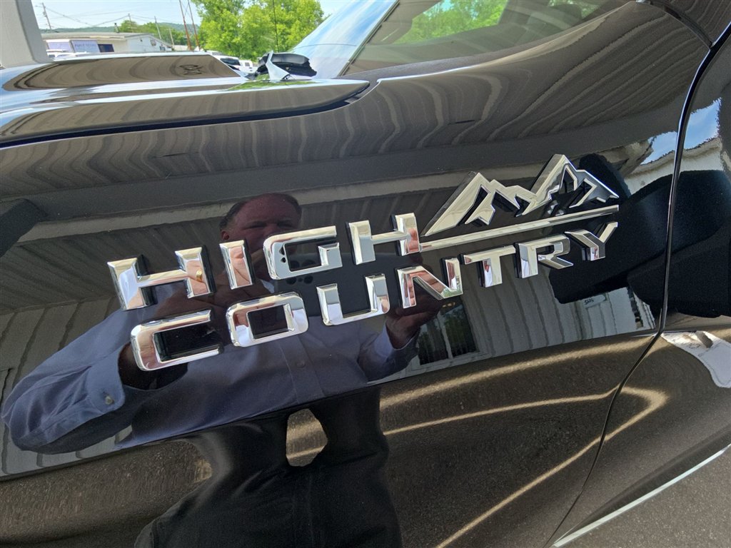 Used 2025 Chevrolet Silverado 1500 High Country w/ High Country Premium Package AWD/4WD image 31