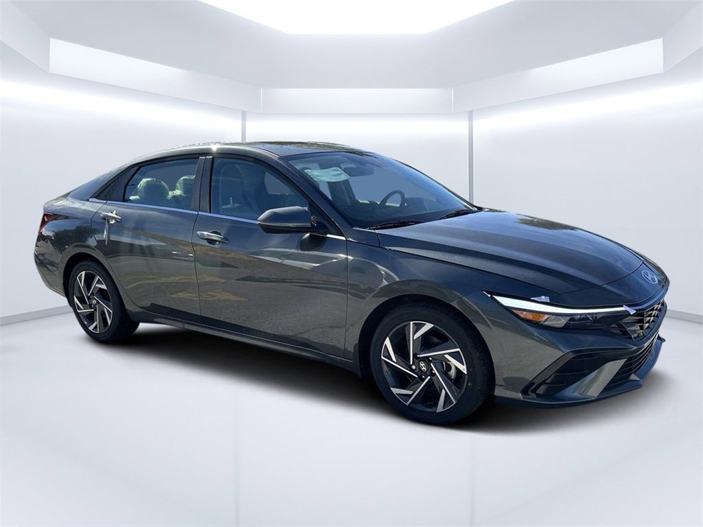 New 2025 Hyundai Elantra Limited image 1