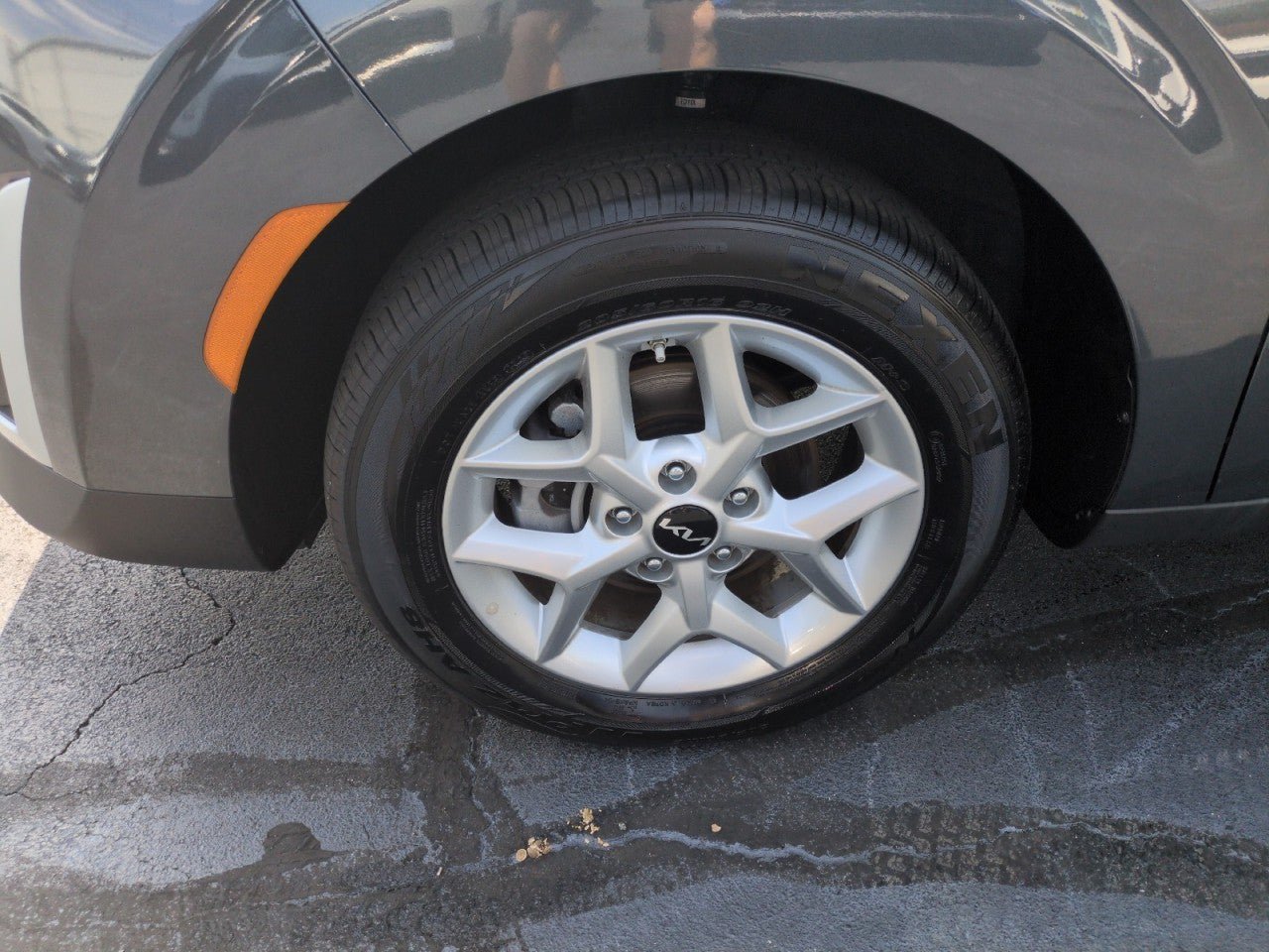 Certified 2025 Kia Soul LX w/ LX Technology Package FWD image 9
