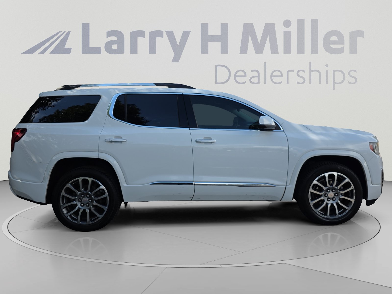 Used 2021 GMC Acadia Denali w/ Denali Ultimate Package AWD/4WD image 6