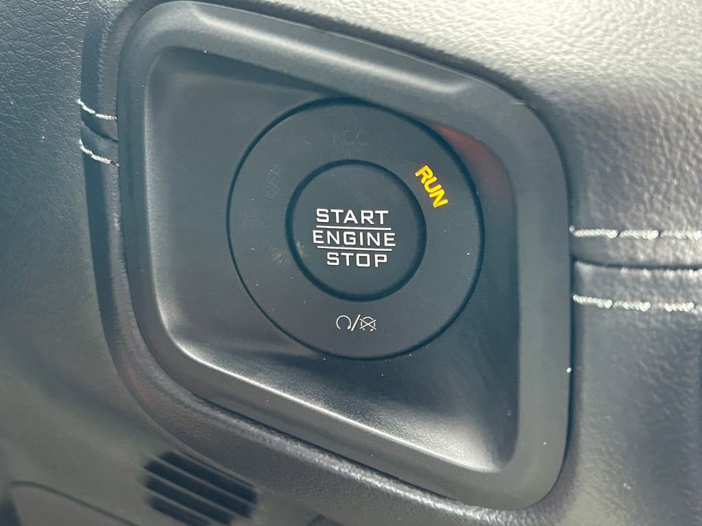 Used 2025 Jeep Gladiator Rubicon w/ Convenience Group image 35