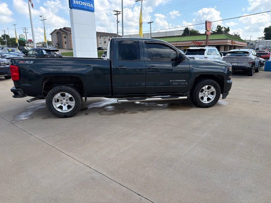 Used 2017 Chevrolet Silverado 1500 LT w/ All Star Edition AWD/4WD image 11