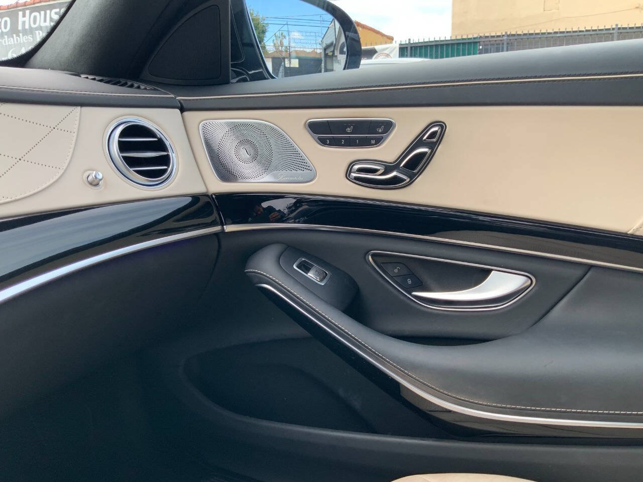 Used 2017 Mercedes-Benz S 550 Sedan image 26