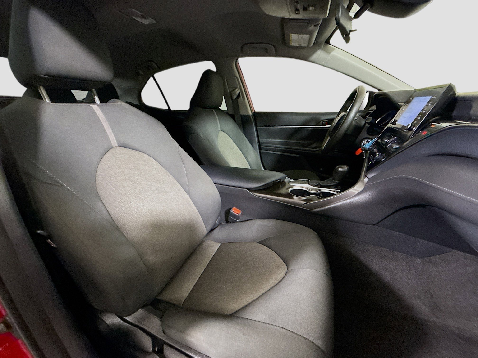 Used 2024 Toyota Camry LE image 28