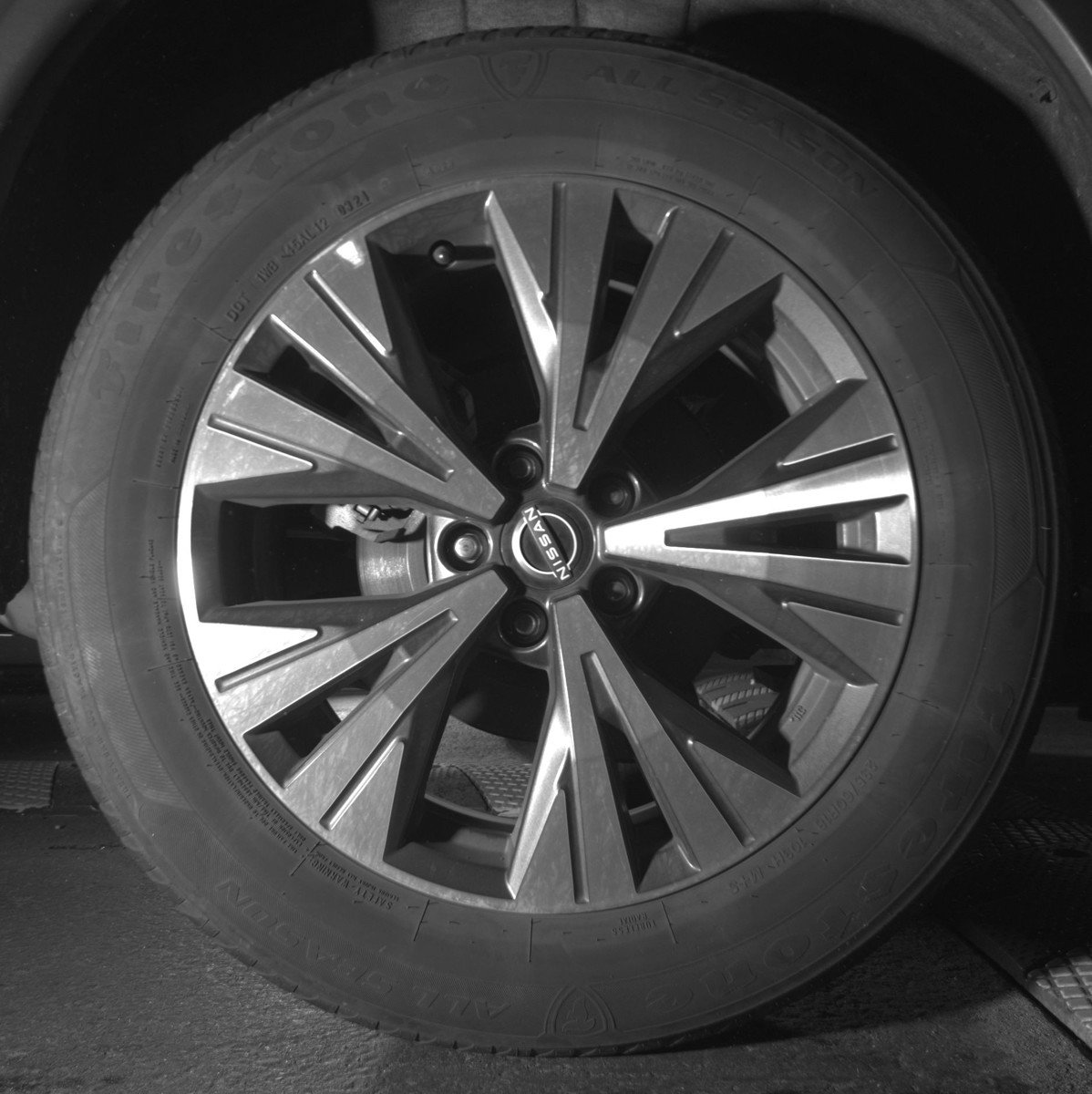 Used 2023 Nissan Rogue SV AWD/4WD image 15