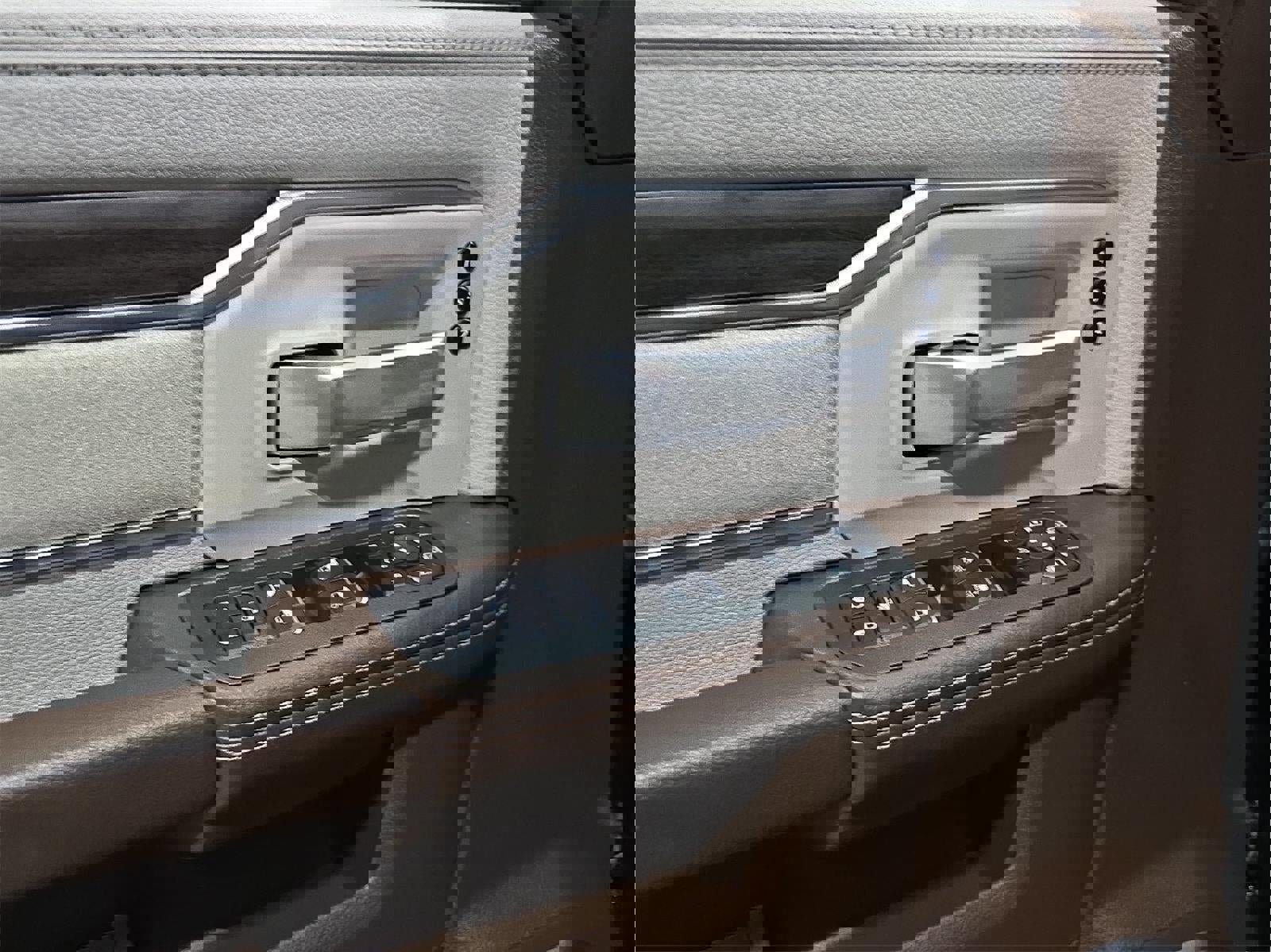 Used 2025 RAM 3500 Laramie w/ Max Tow Package image 9