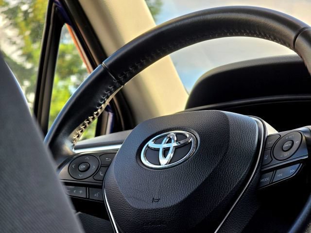 Used 2022 Toyota Corolla Cross LE AWD/4WD image 13