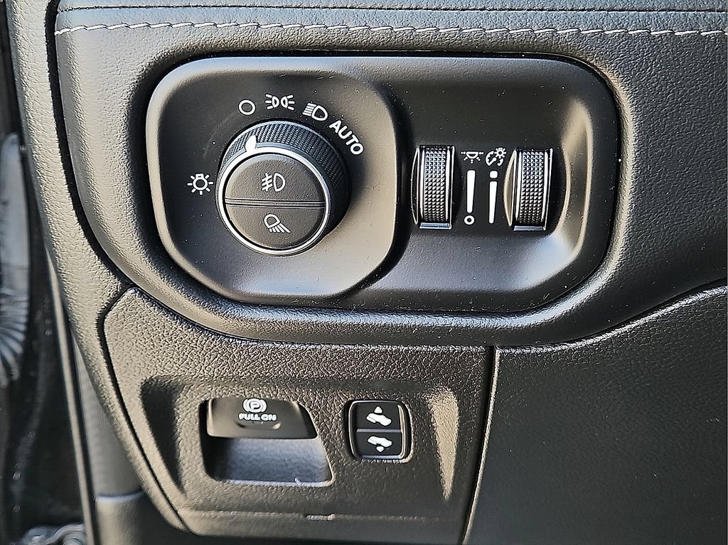 Used 2022 RAM 1500 Limited w/ Body Color Bumper Group AWD/4WD image 21