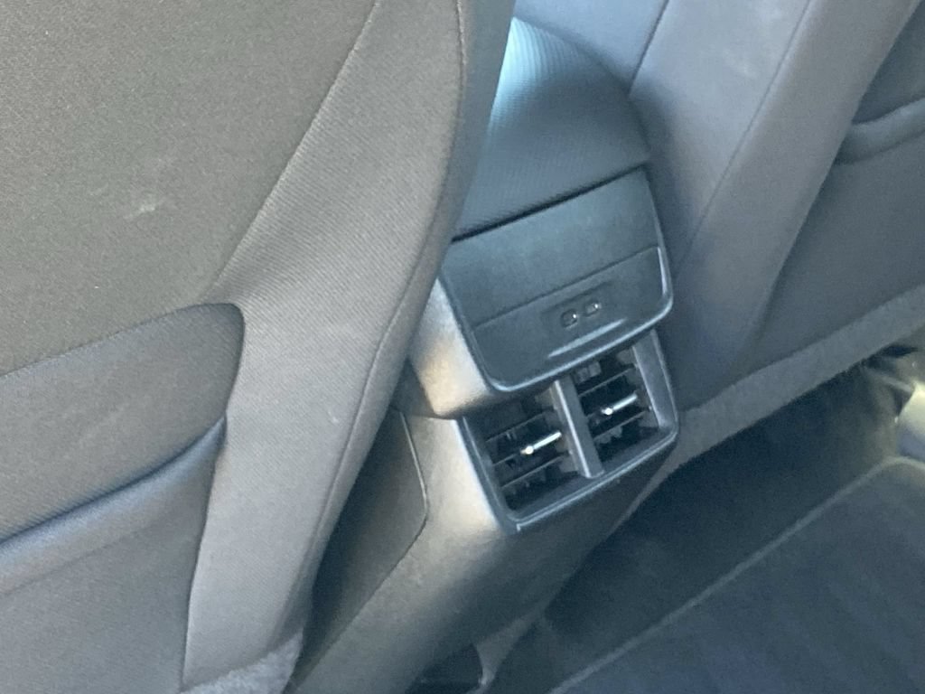Used 2025 Chevrolet Equinox LT FWD image 18