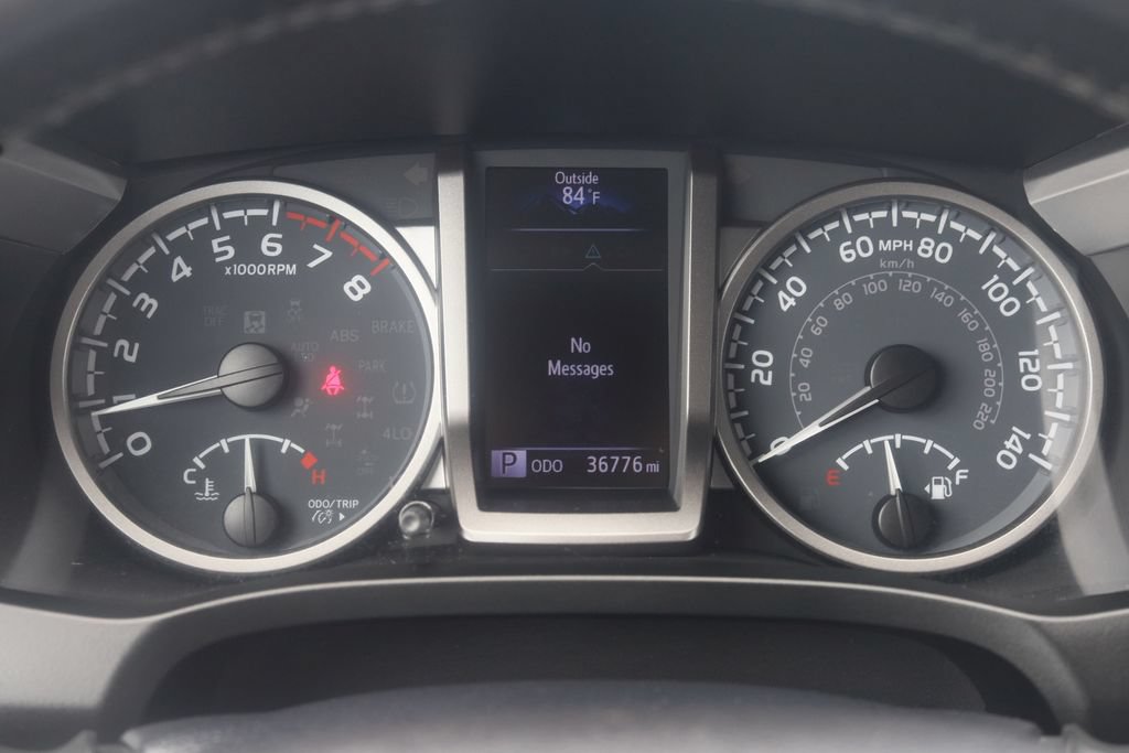 Certified 2021 Toyota Tacoma SR5 AWD/4WD image 33