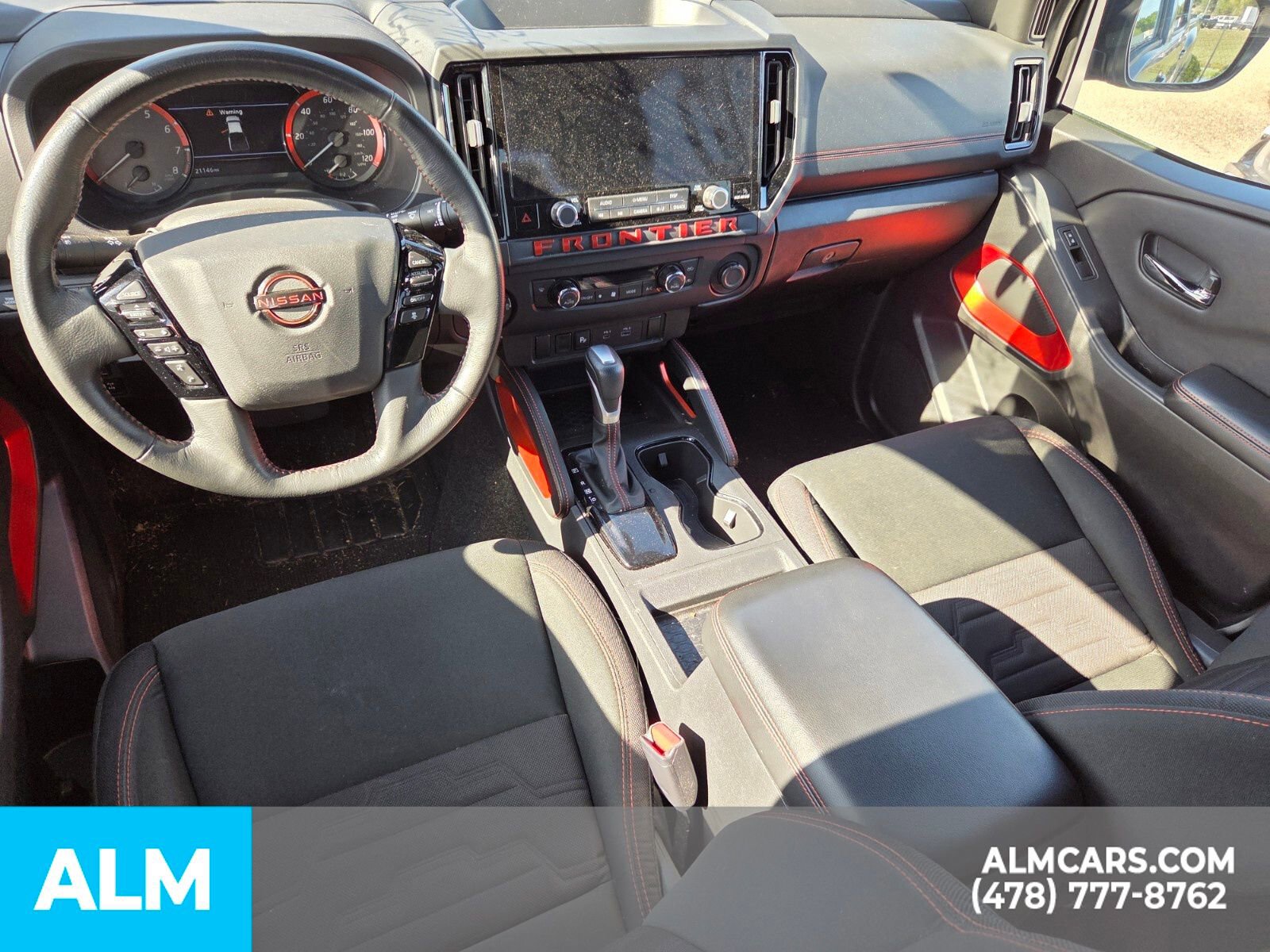 Used 2025 Nissan Frontier PRO-4X image 15