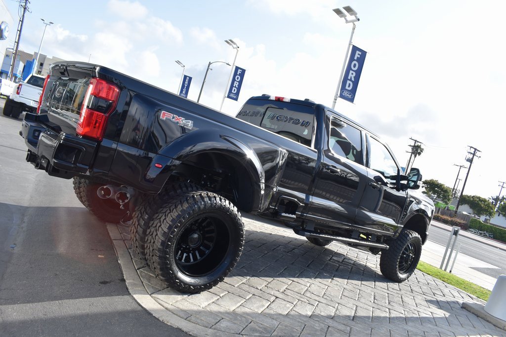 Used 2025 Ford F350 Lariat w/ FX4 Off-Road Package image 2