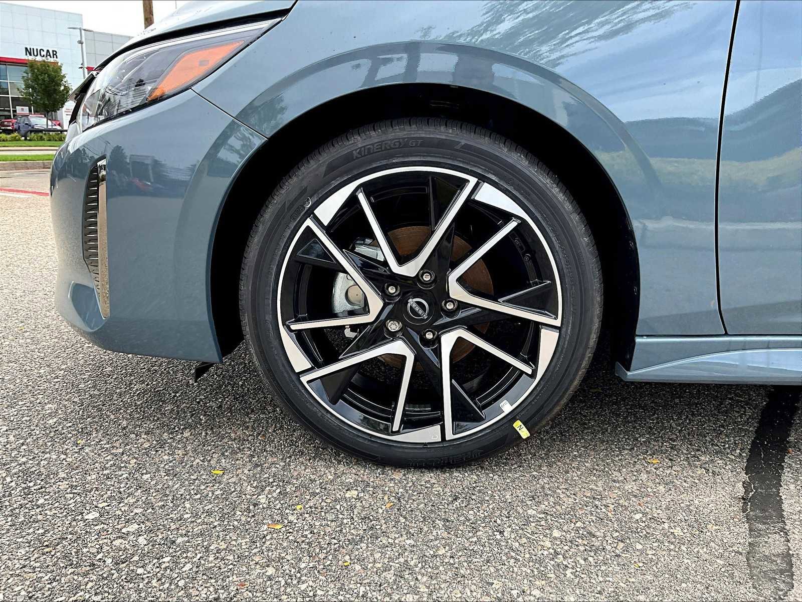 New 2025 Nissan Sentra SR w/ SR Premium Package image 8