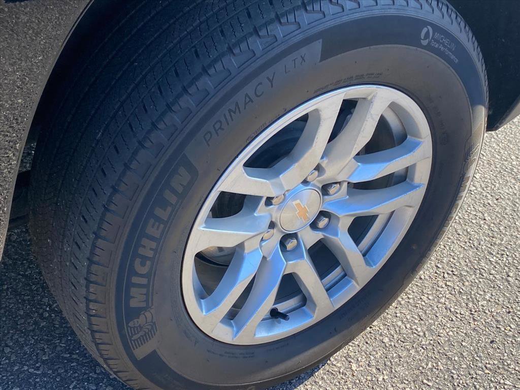 Used 2024 Chevrolet Suburban LT image 26