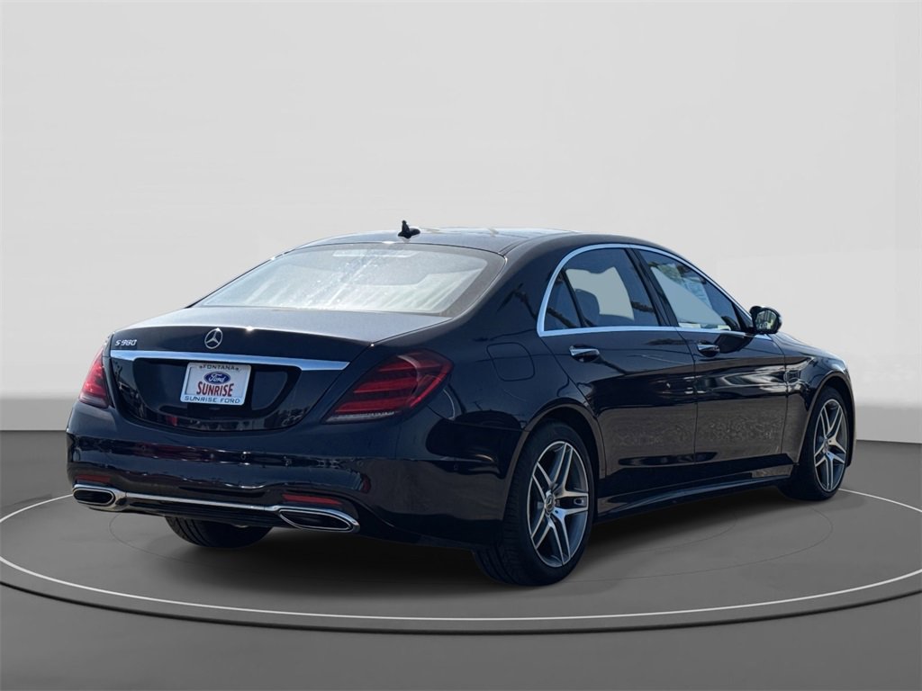 Used 2018 Mercedes-Benz S 560 Sedan w/ AMG Line Exterior image 4
