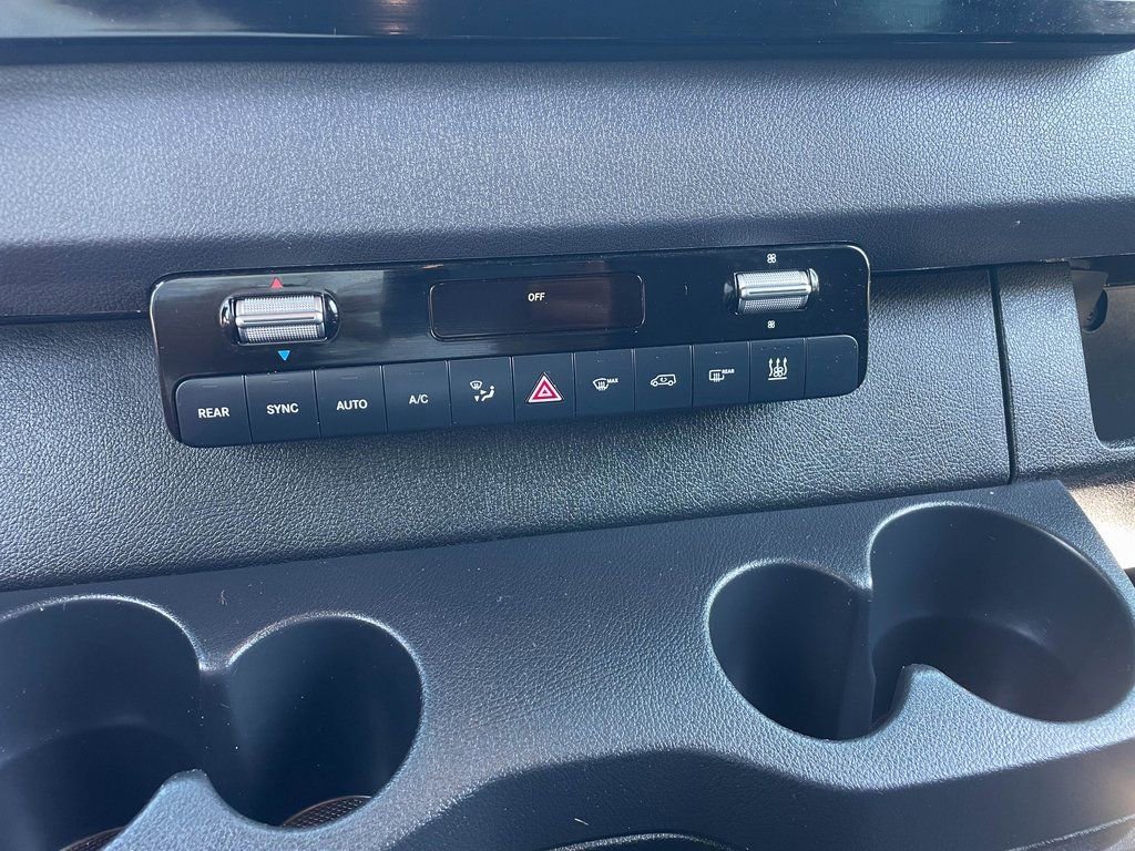 Used 2025 Mercedes-Benz Sprinter 2500 image 17