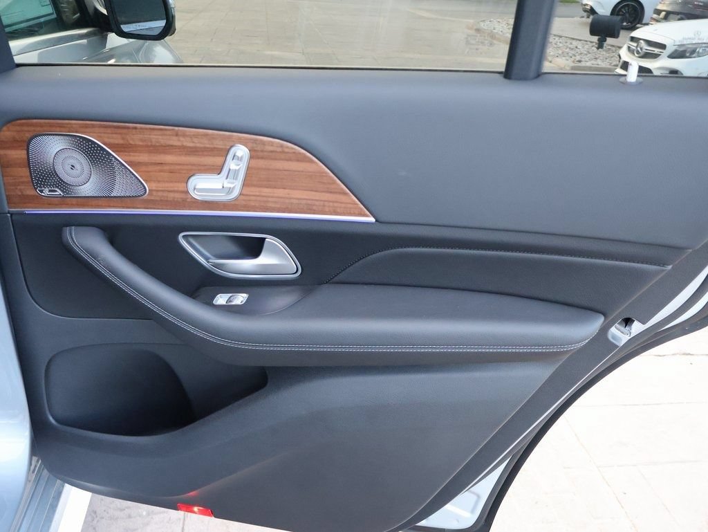 New 2025 Mercedes-Benz GLS 450 4MATIC image 16