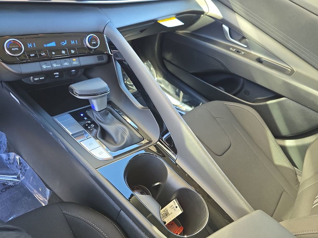 New 2026 Hyundai Elantra Blue image 25
