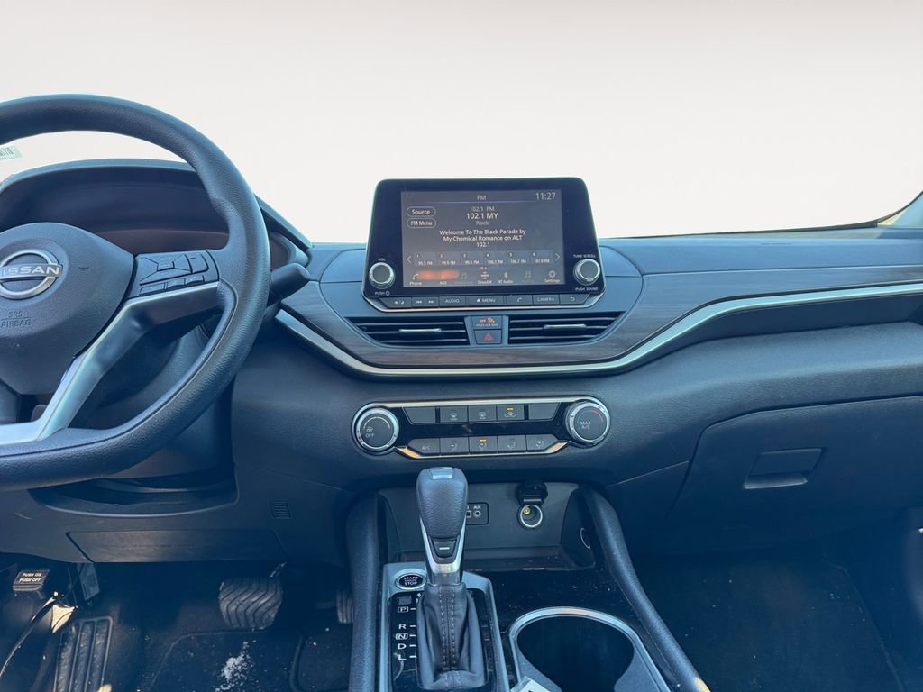 Used 2024 Nissan Altima 2.5 SV image 11