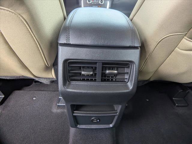 Used 2021 Ford Edge SE image 14