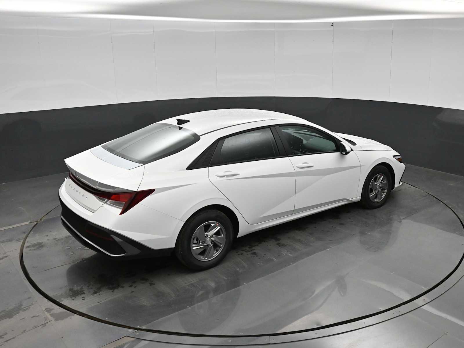 New 2026 Hyundai Elantra SE FWD image 31