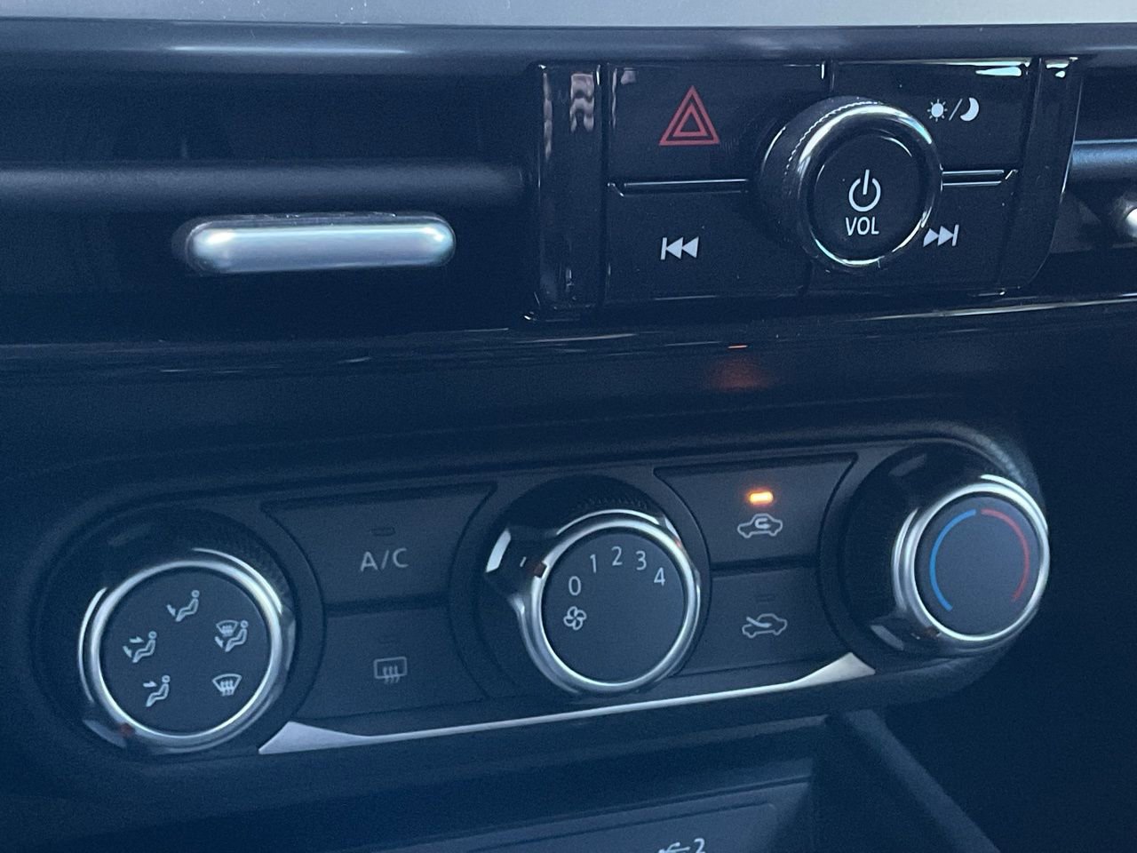 New 2026 Nissan Kicks S image 32