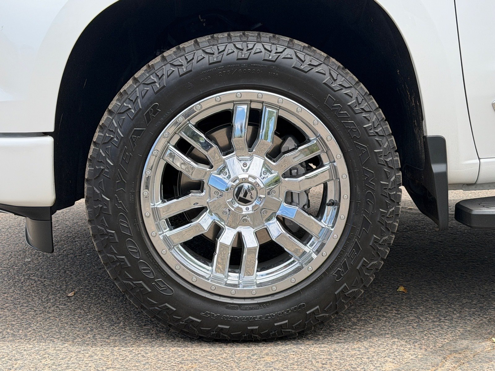 Used 2023 Chevrolet Silverado 1500 High Country AWD/4WD image 10