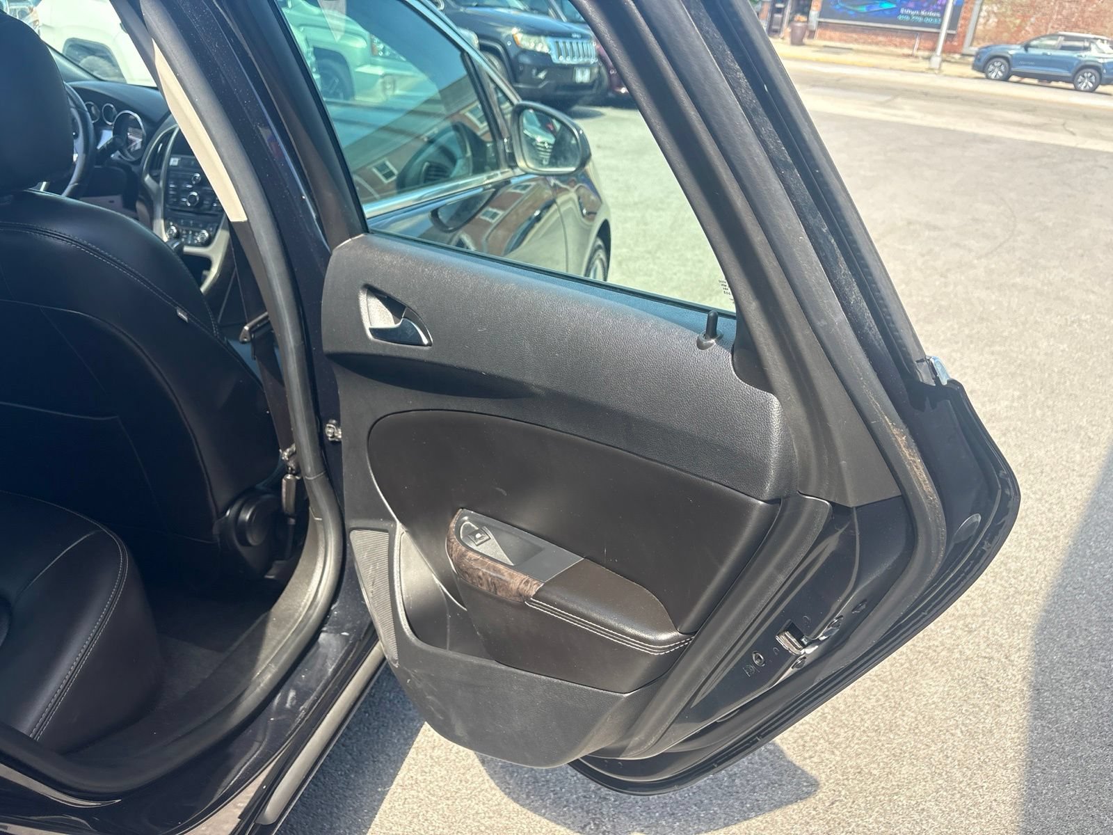 Used 2015 Buick Verano Leather w/ Experience Buick Package FWD image 18