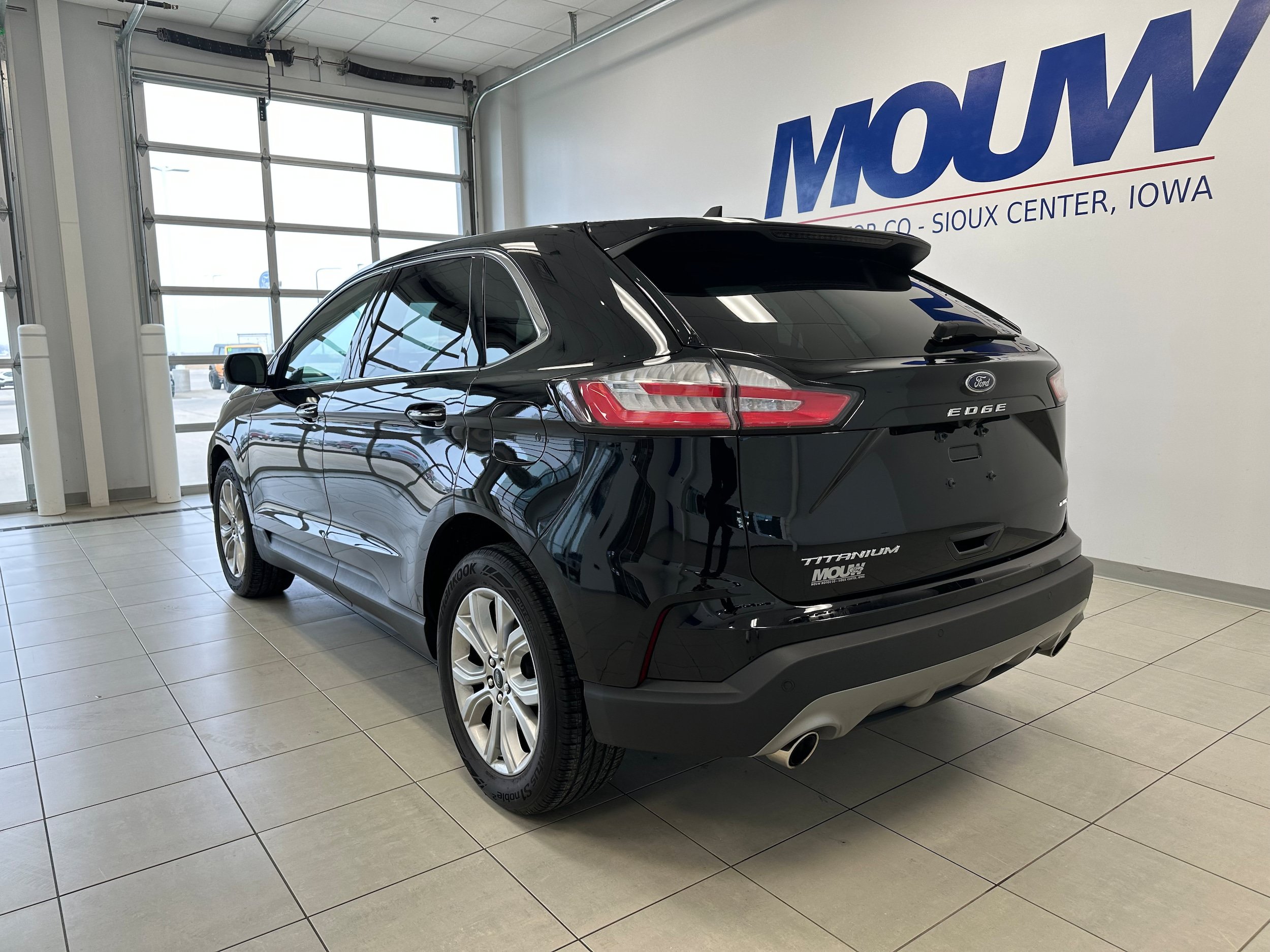 Used 2024 Ford Edge Titanium AWD/4WD image 6