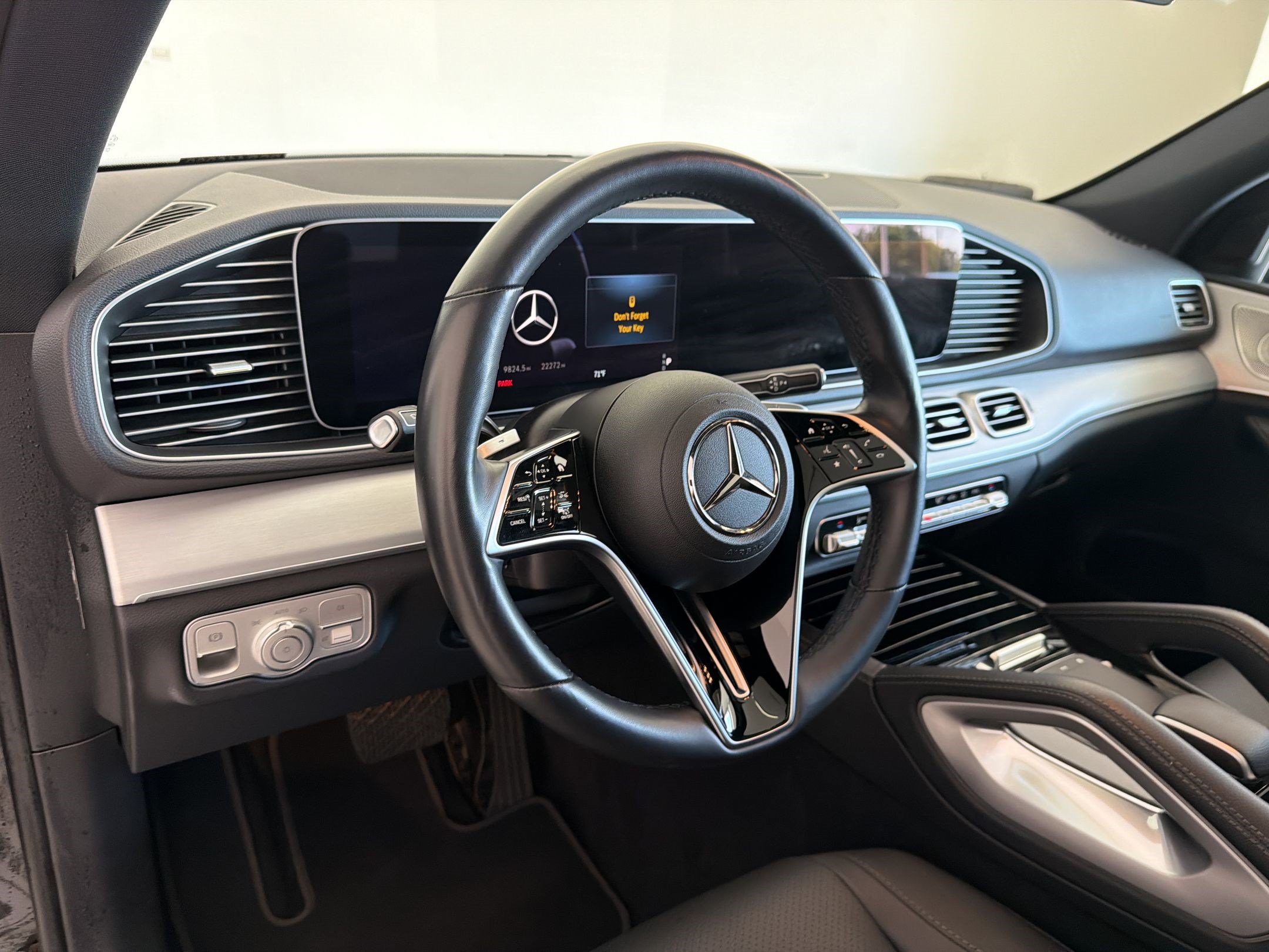Used 2025 Mercedes-Benz GLE 350 4MATIC image 4