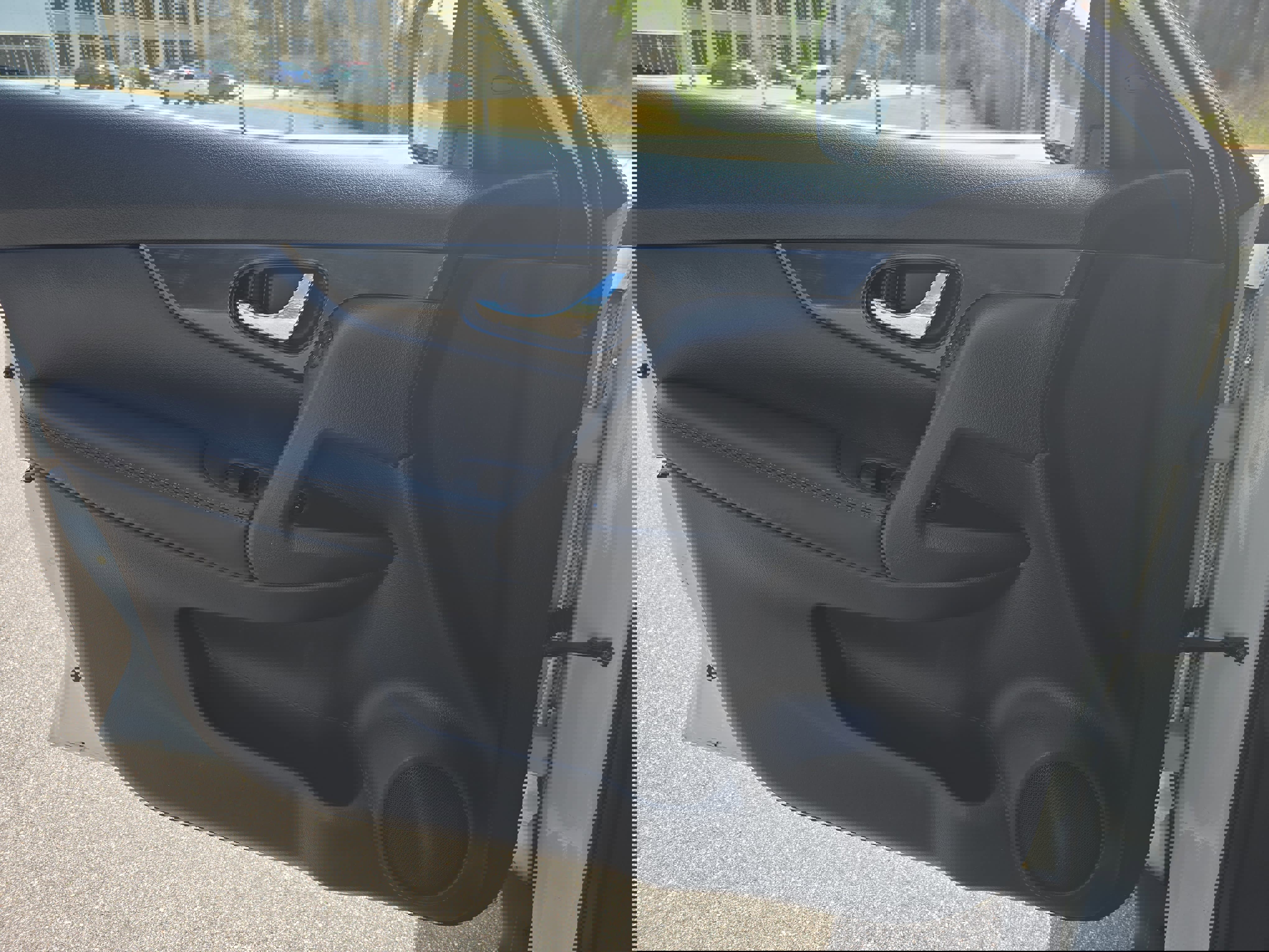 Used 2018 Nissan Rogue SV image 28