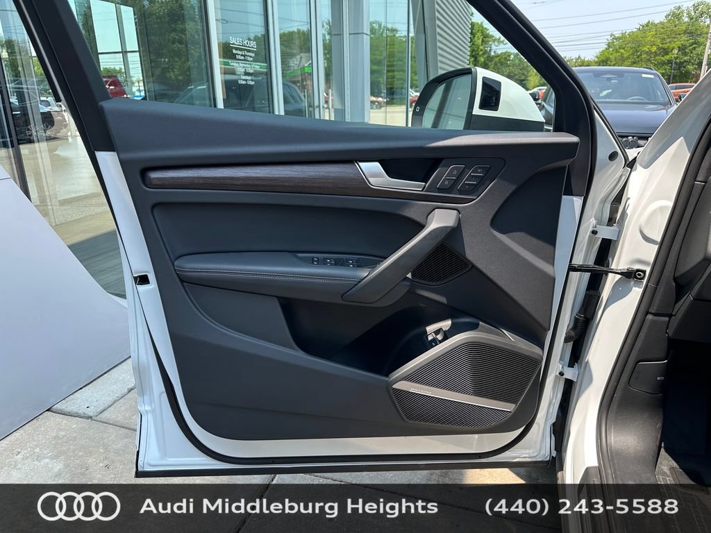 Used 2025 Audi Q5 e Premium Plus w/ Premium Plus Package AWD/4WD image 16