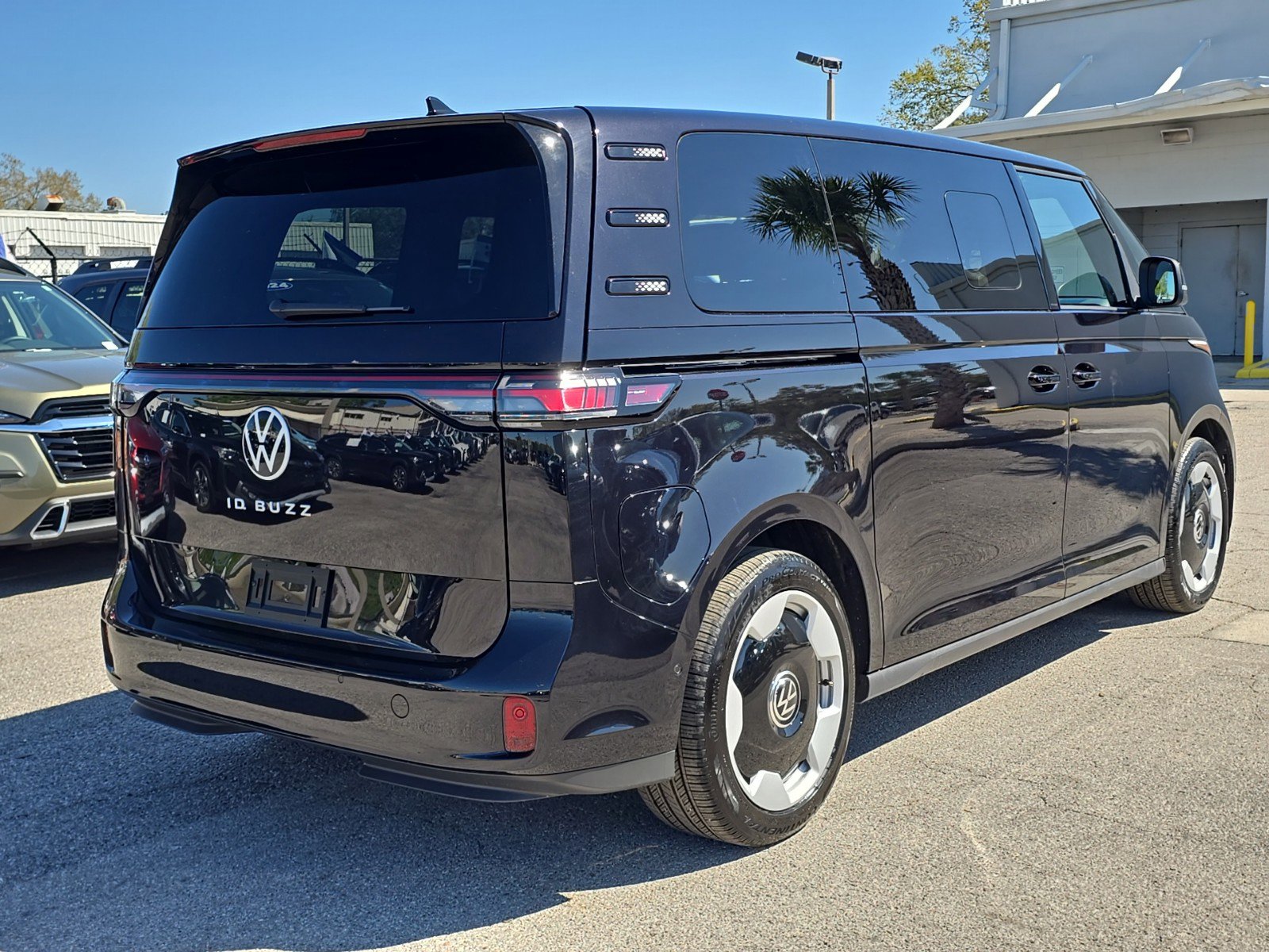 New 2025 Volkswagen ID. Buzz Pro S image 5