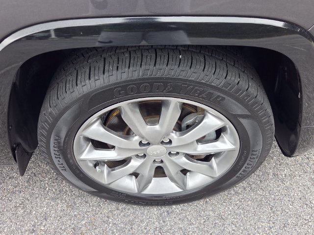 Used 2018 Jeep Cherokee Latitude FWD image 12