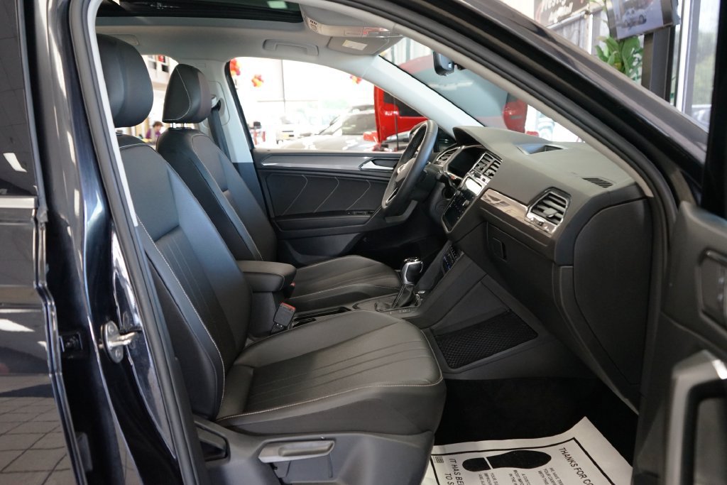 Used 2022 Volkswagen Tiguan SE FWD image 41