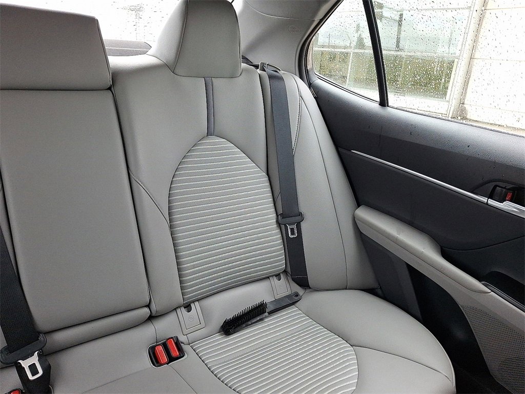 Used 2019 Toyota Camry SE image 20