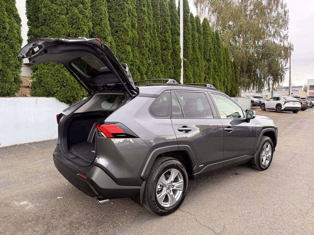 Used 2025 Toyota RAV4 XLE w/ Convenience Package AWD/4WD image 10