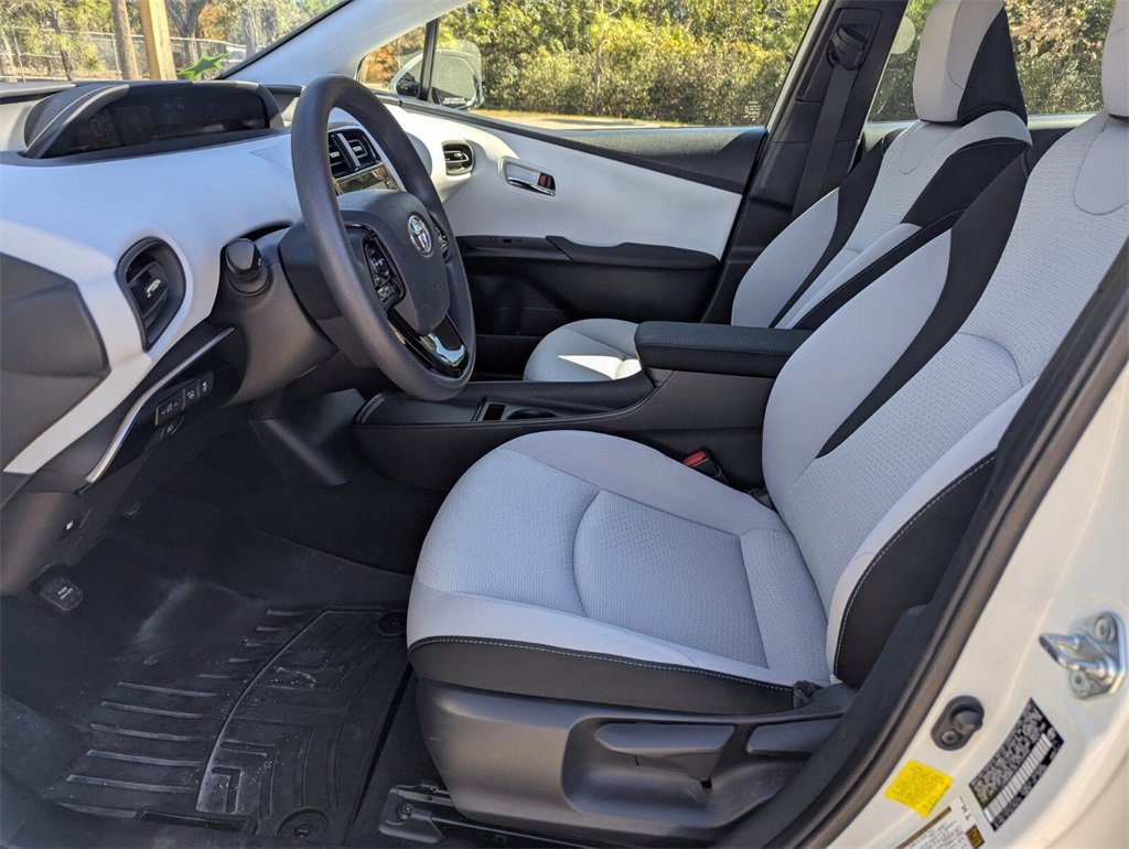 Certified 2020 Toyota Prius LE image 24