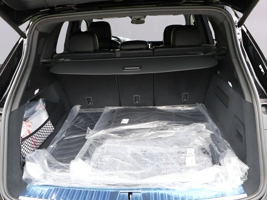 New 2026 Porsche Cayenne AWD/4WD image 17