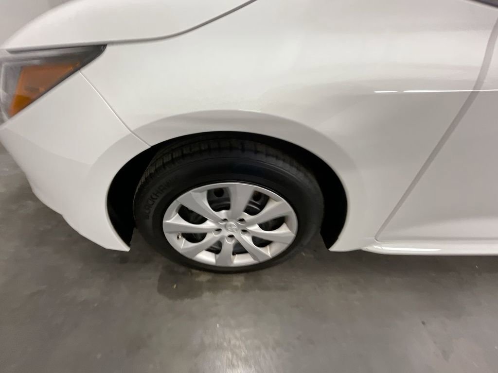 Used 2023 Toyota Corolla LE image 29