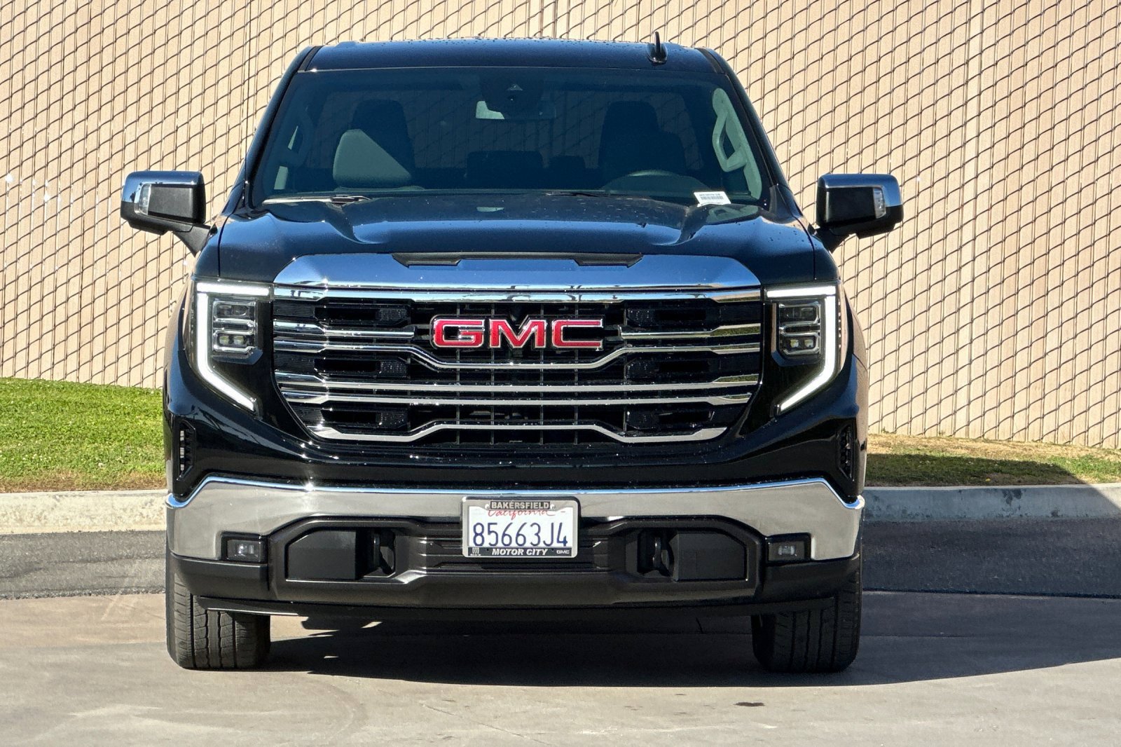 Certified 2026 GMC Sierra 1500 SLT w/ SLT Premium Package RWD image 9