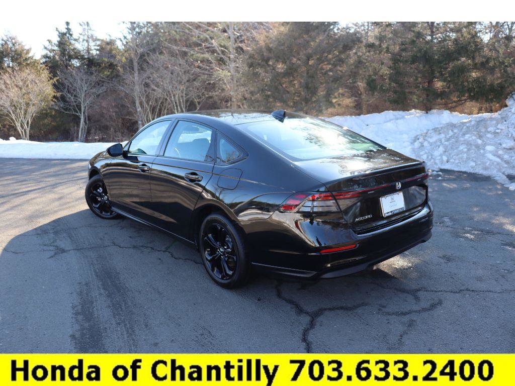 Certified 2025 Honda Accord SE image 5