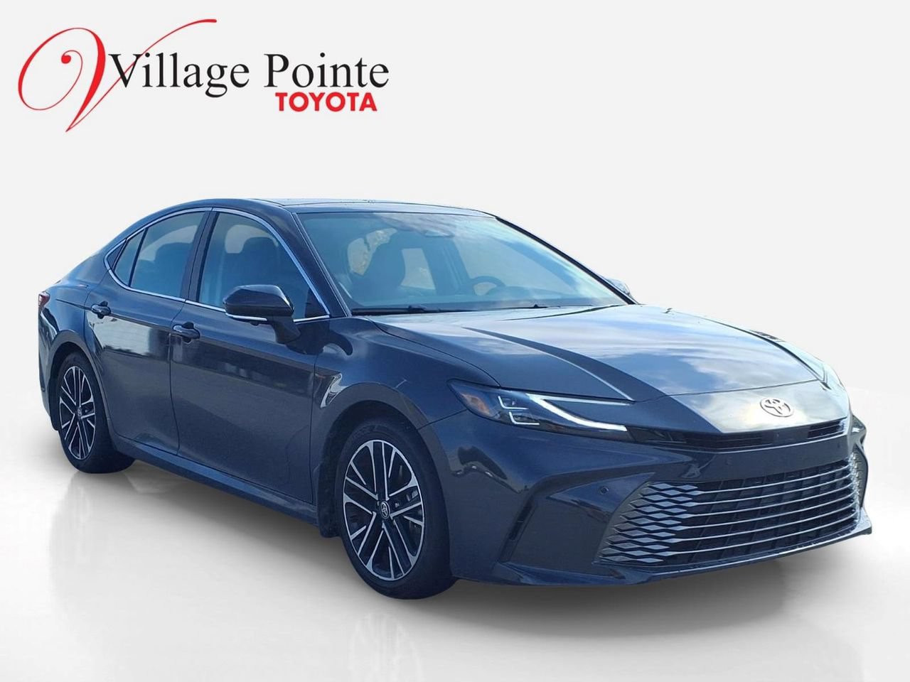 Certified 2025 Toyota Camry XLE w/ Premium Plus Package FWD image 4