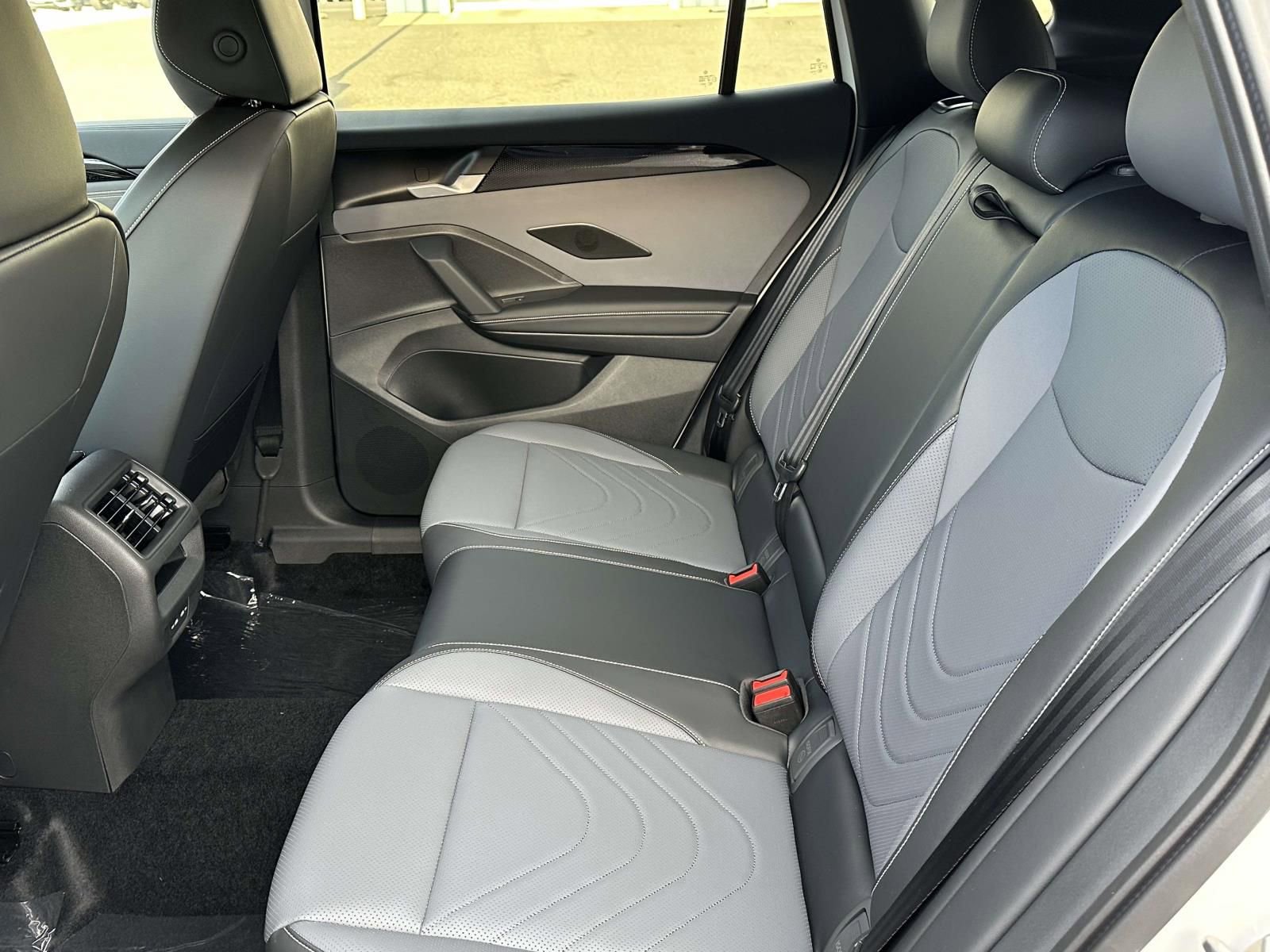 New 2026 Volkswagen Tiguan SE R-Line image 13