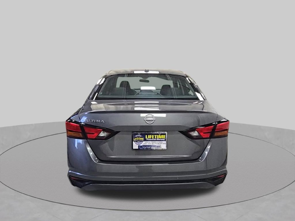Used 2025 Nissan Altima 2.5 SV FWD image 9