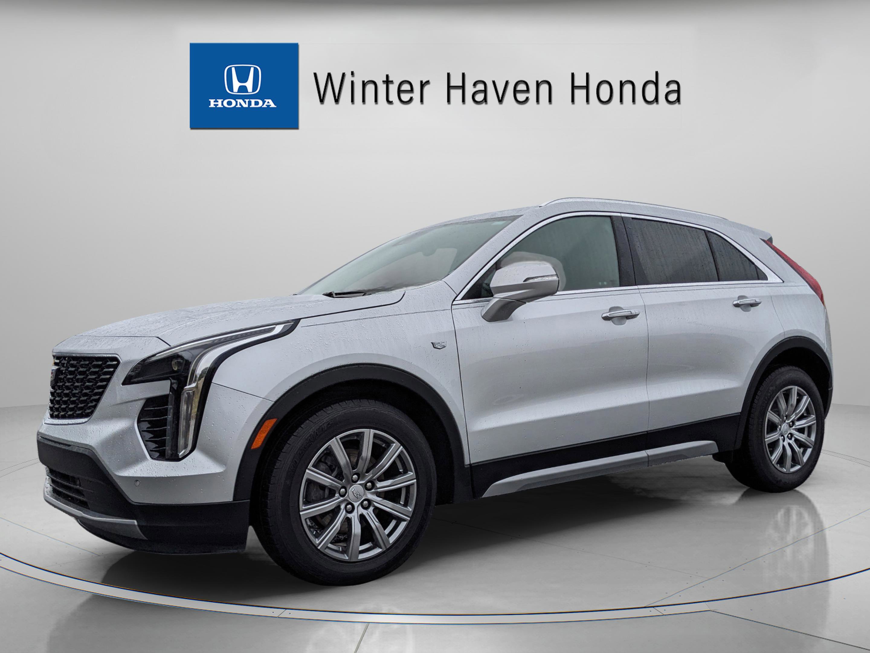 Used 2022 Cadillac XT4 Premium Luxury w/ Safety Alert Package image 2