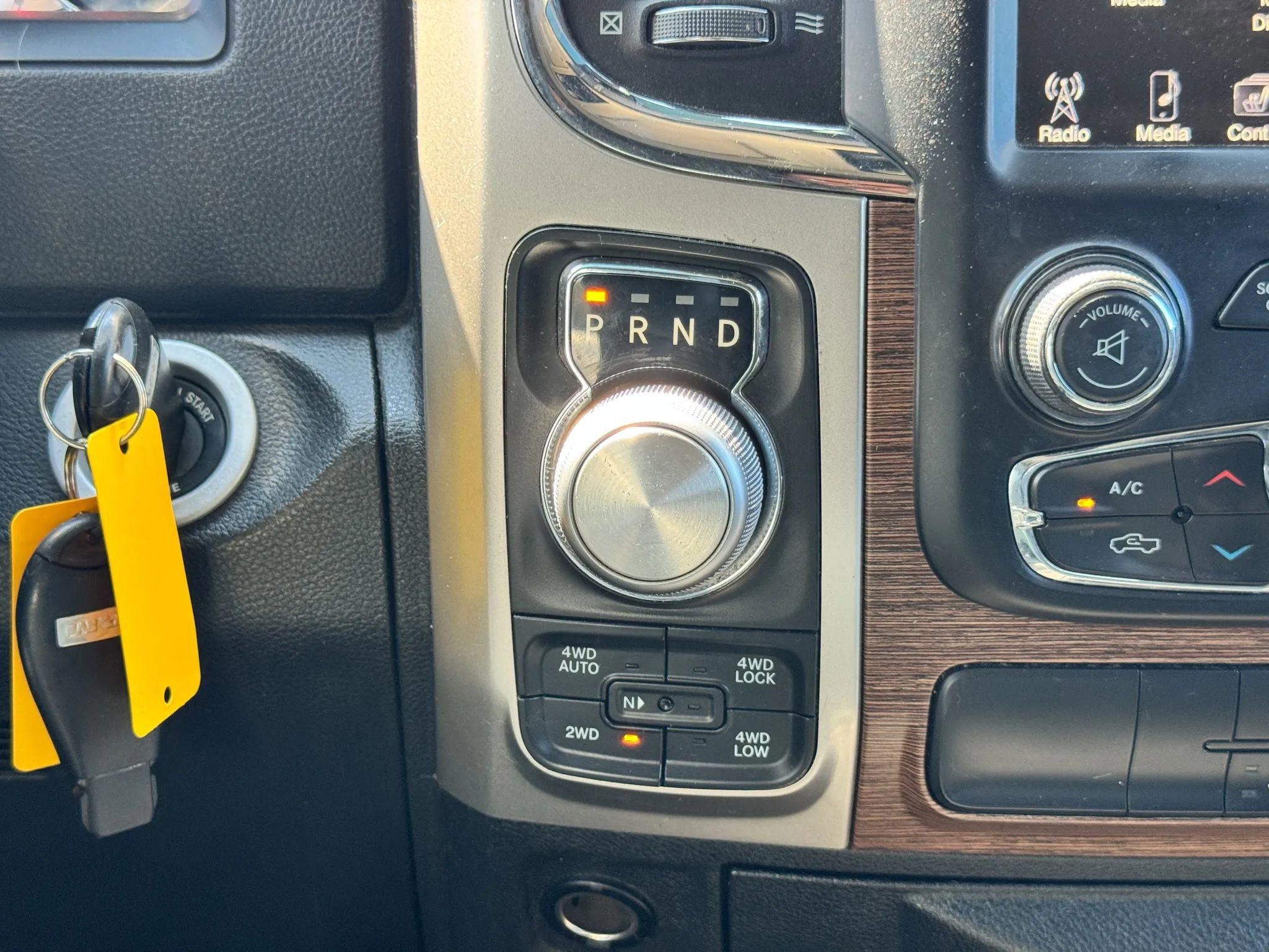 Used 2017 RAM 1500 Laramie image 26