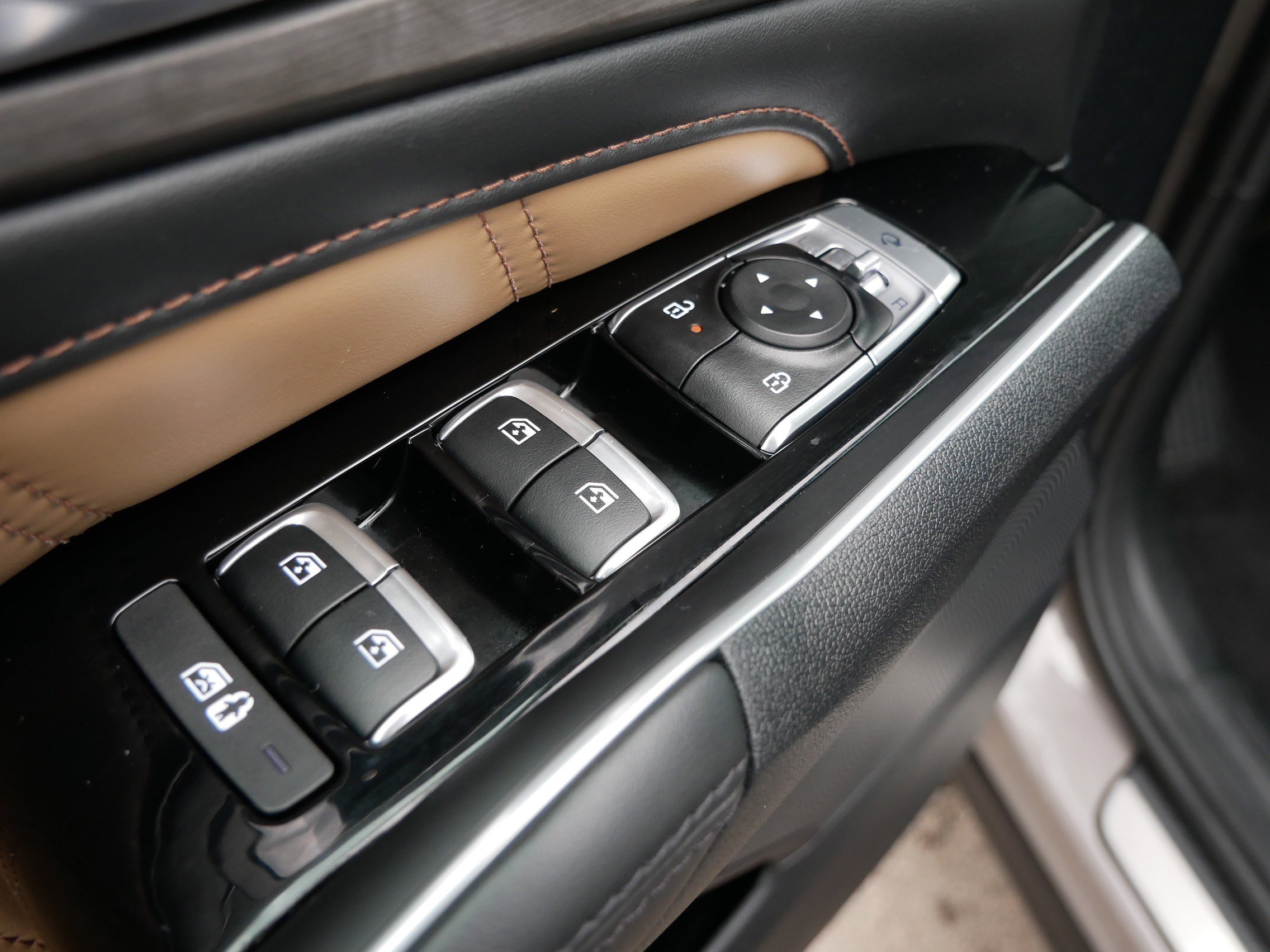 Used 2024 Kia Sorento SX Prestige w/ Olive Brown Leather Package image 19