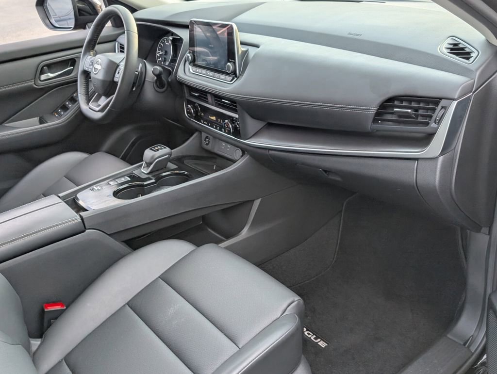 Certified 2025 Nissan Rogue SV w/ SV Premium Package image 14
